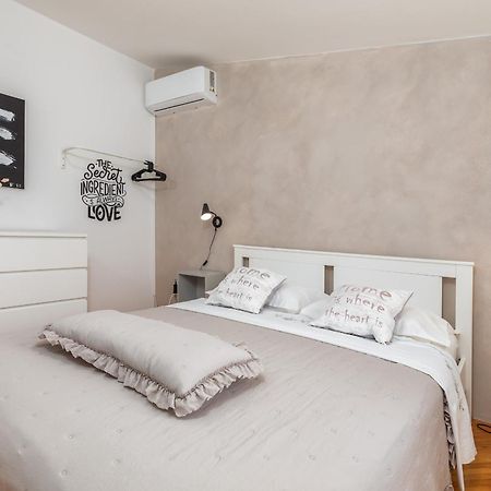Apartment Tesic Close To The Sea With Shared 4Xbicycles Fažana Exterior foto