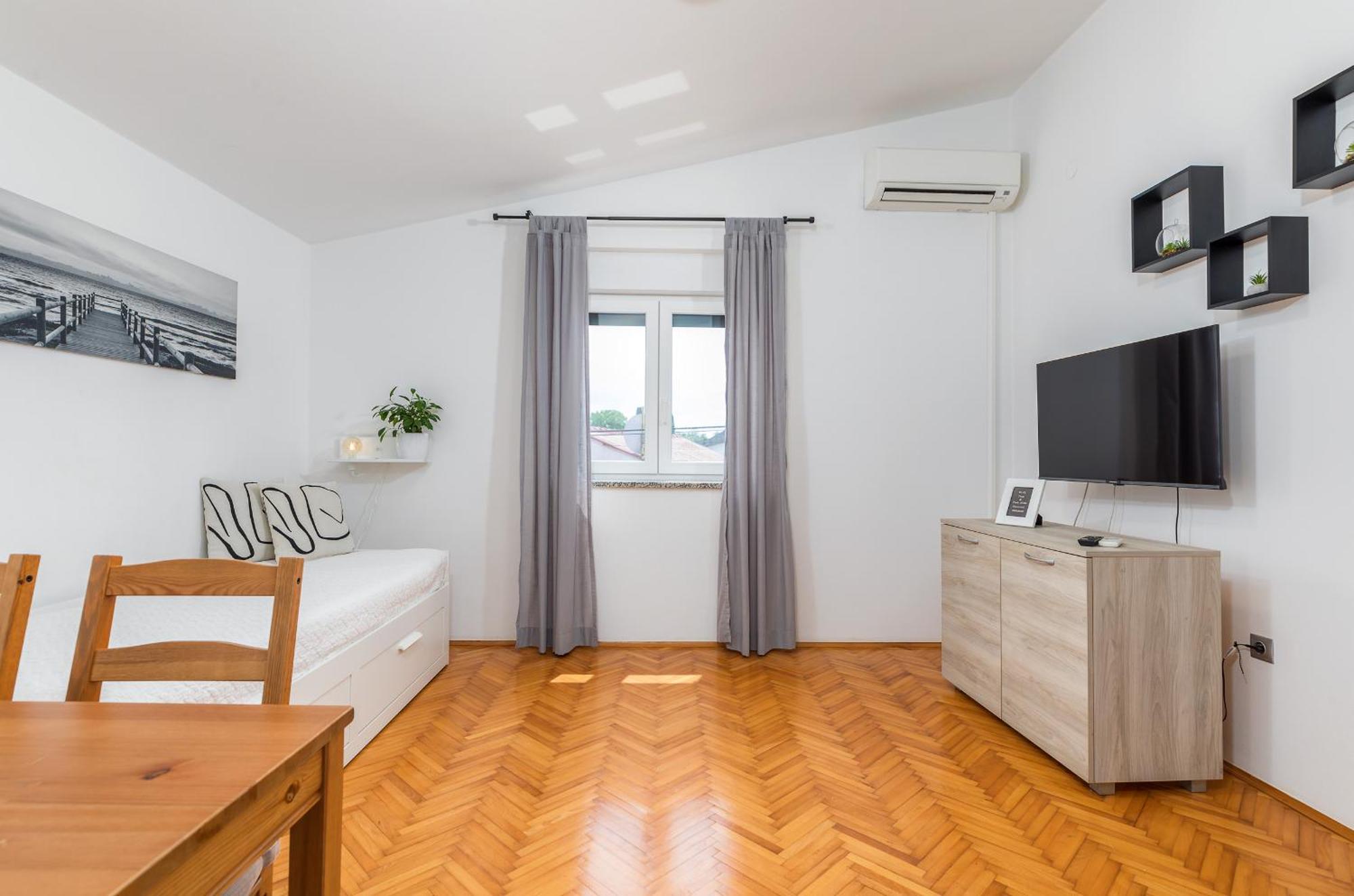 Apartment Tesic Close To The Sea With Shared 4Xbicycles Fažana Exterior foto