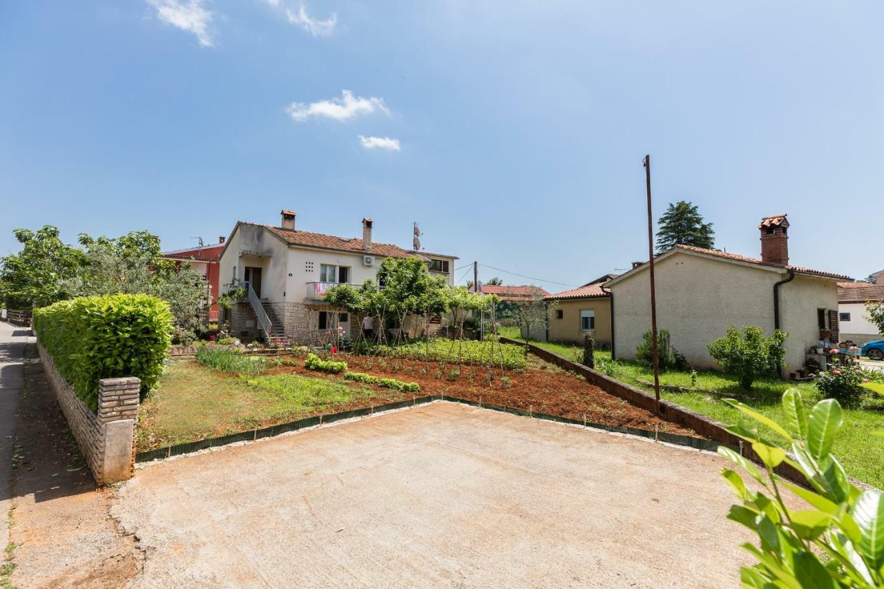 Apartment Tesic Close To The Sea With Shared 4Xbicycles Fažana Exterior foto